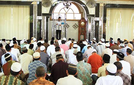 Kemanakah Arah Pengaturan Khutbah?