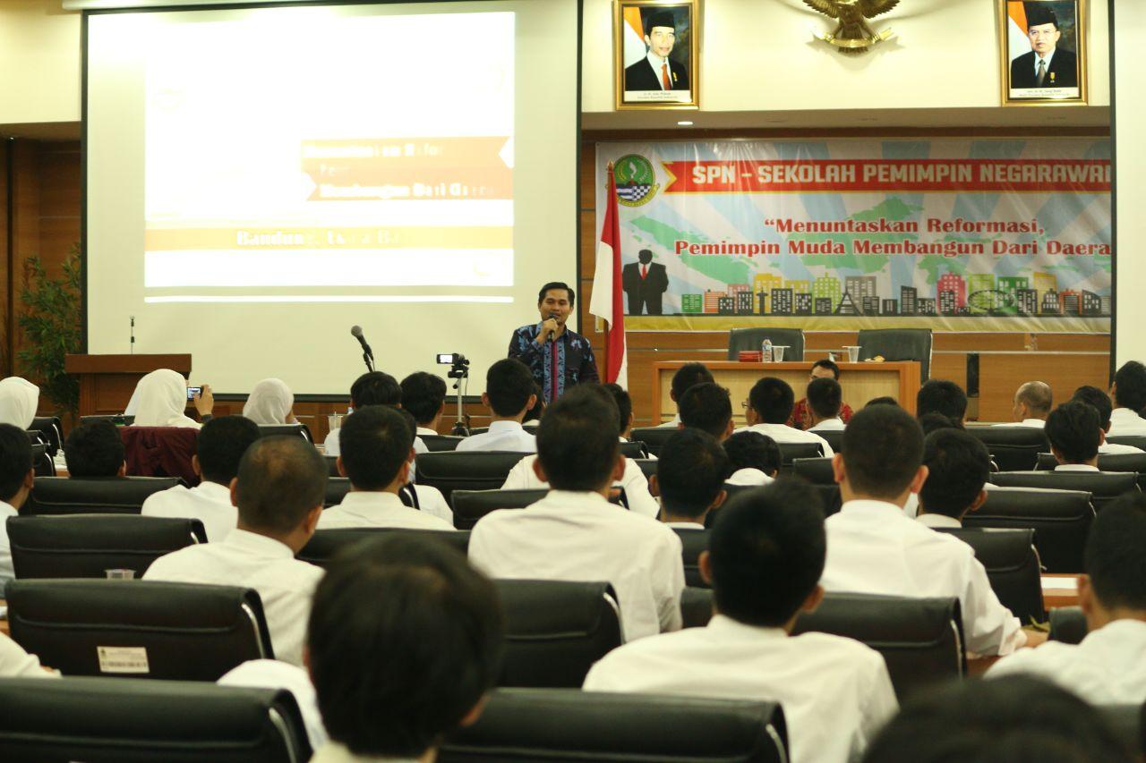 Ratusan Mahasiswa Jawa Barat Hadiri Sekolah Pemimpin Negarawan