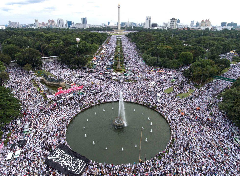 Mengembalikan Izzah Umat Islam