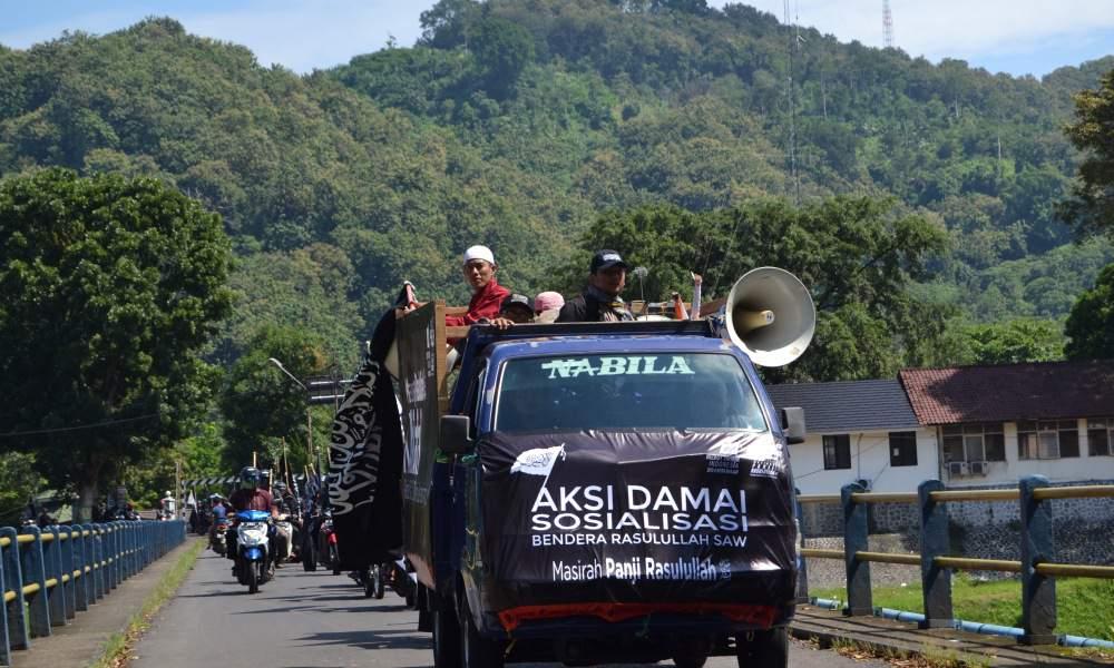 Cinta Kami Pada Umat Mulia di Bumi