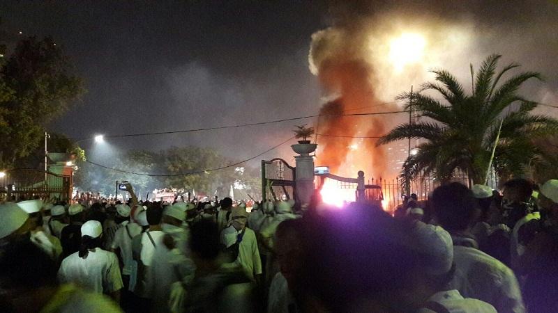 Aksi Bela Islam Jilid II Ricuh, Habib Rizieq: Ada Komando Lain Perintahkan Aparat Lakukan Penembakan