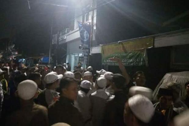 Rumah Ketua FPI Jakarta Diserang Massa Banser 