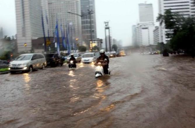 Ahok Tolak Fakta Bundaran HI Banjir, Ormas Betawi: Dia Seperti Firaun yang akan Ditenggelamkan Allah