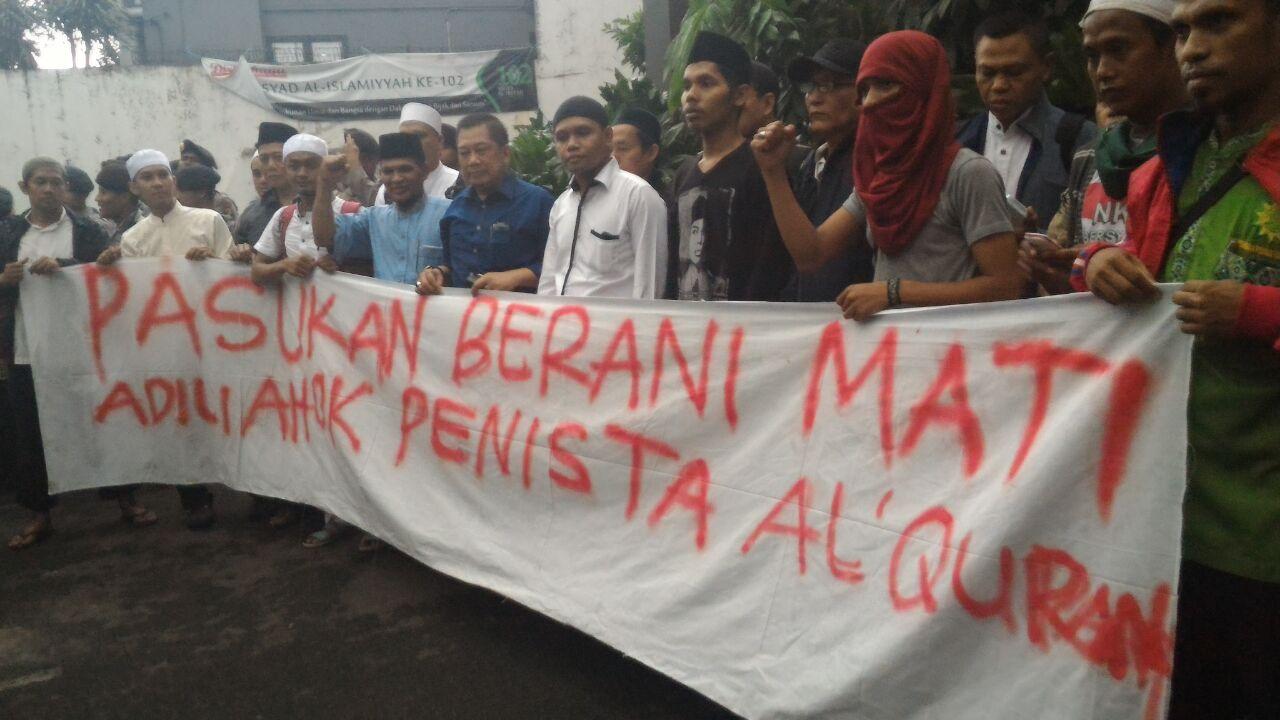 Pasukan Berani Mati Anti-Ahok Datangi MUI Pusat Minta Fatwa Penistaan