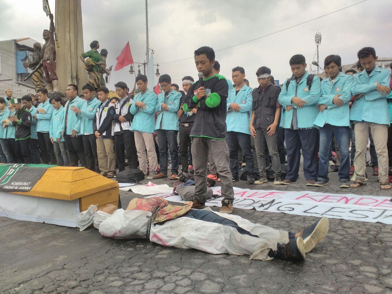 Pejuang Kendeng Meninggal, Aliansi Mahasiswa Solo Shalat Gaib 